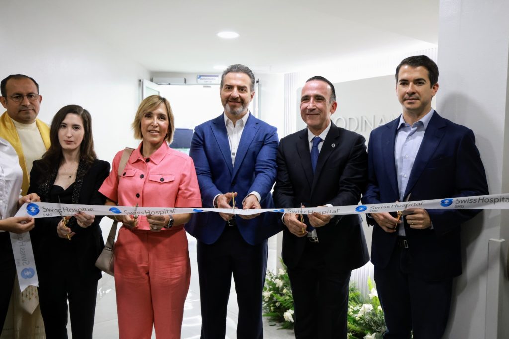 Corte De Listón - Adelante Mty Corte-de-listón-inauguración-de-unidad-swiss-hospital-líder-en-salud-monterrey