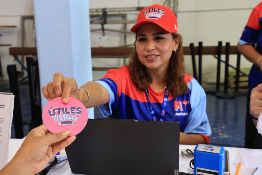 Útiles Útiles - Adelante Mty Apoyo-a-la-educación-con-material-escolar-gratuito-del-programa-¡útiles, útiles!-de-monterrey