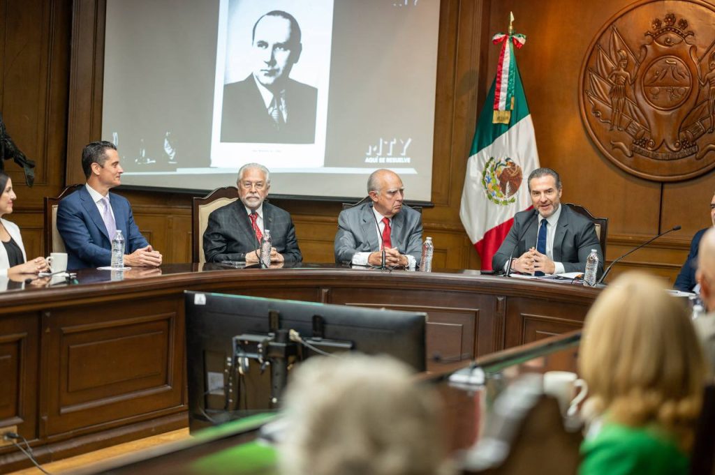 Homenaje a Antonio L Rodríguez - Adelante Mty - Adelante Mty