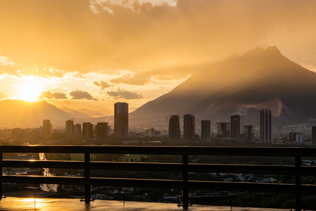 Sol - Adelante Mty - Adelante Mty