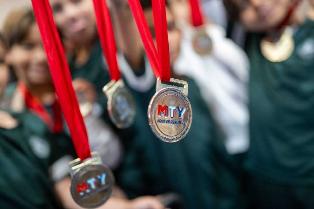 Monterrey-entregó-medallas-a-los-participantes-de-la-copa-colegial