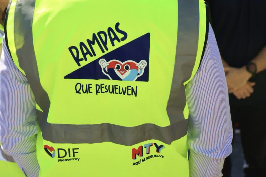 Rampas-que-resuelven-accesibilidad-universal-personas-con-discapacidad-inclusión-social-cemex-monterrey