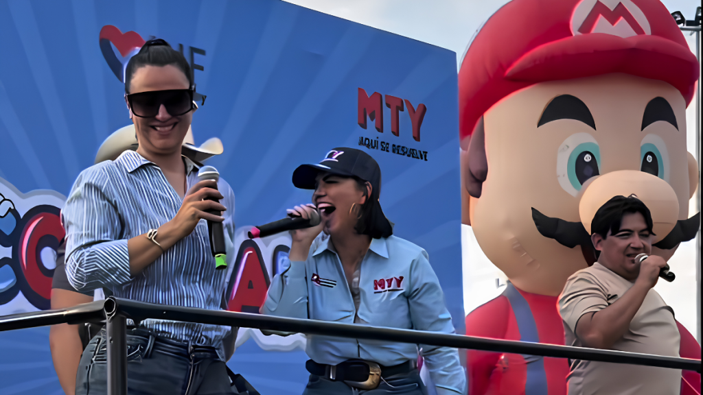 Parque Gigante De Inflables Gratis En Monterrey "corylandia" En La Colonia Croc
